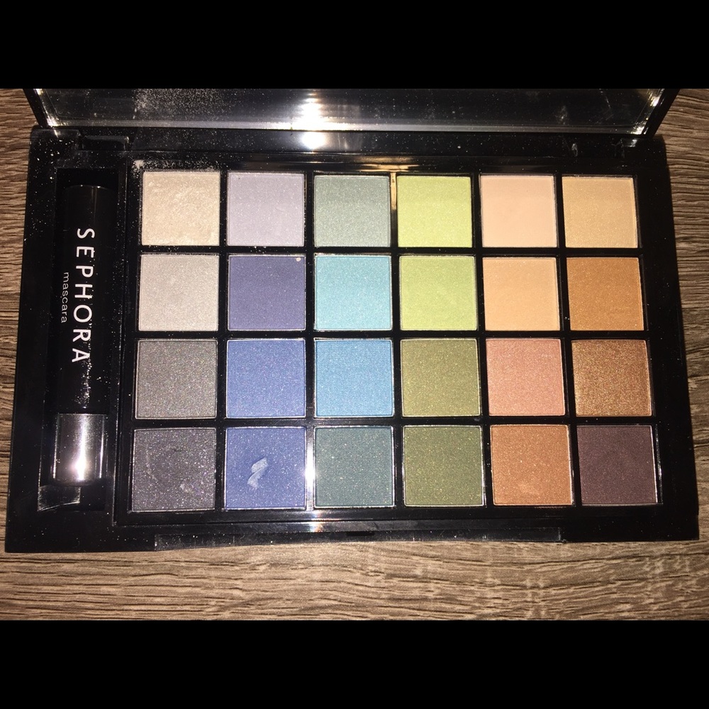 Sephora eye shadow palette with mirror and mascara